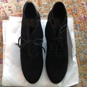 Dolce Vita Wedge Ankle Boots Black size 9 New no box